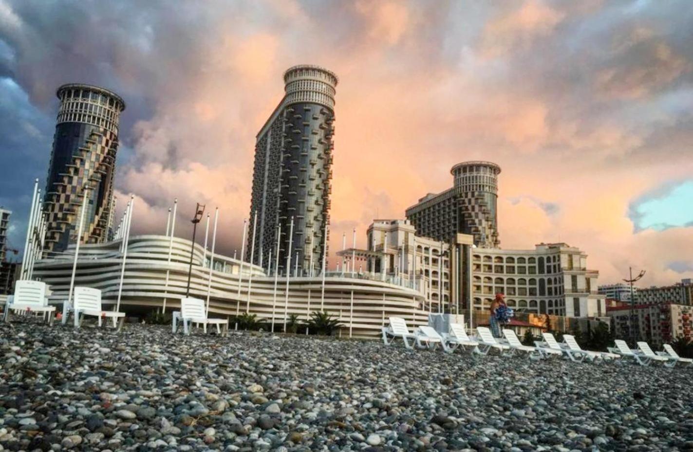 Апартаменты Orbi Sea Tower Батуми Экстерьер фото