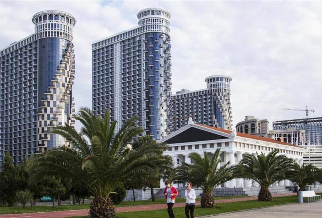 Апартаменты Orbi Sea Tower Батуми Экстерьер фото